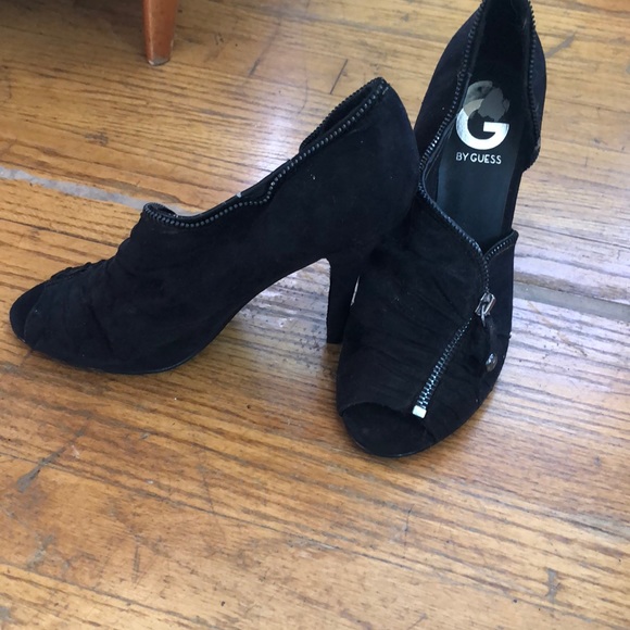 G by Guess Black zipper Peep Toe High Heels. - Picture 3 of 4